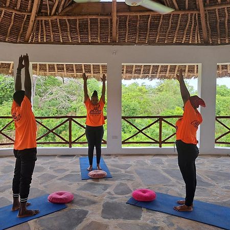 우쿤다 Diani Yoga Barn B&B 외부 사진