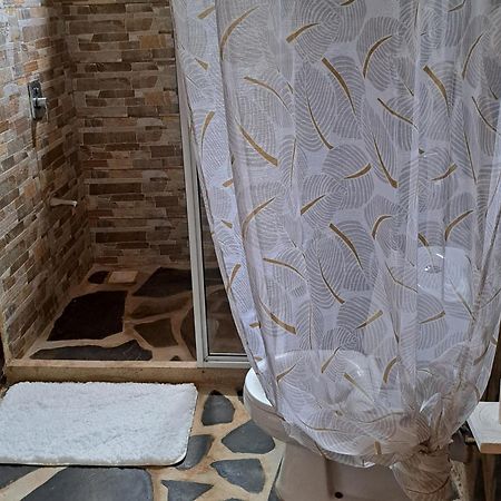 우쿤다 Diani Yoga Barn B&B 외부 사진
