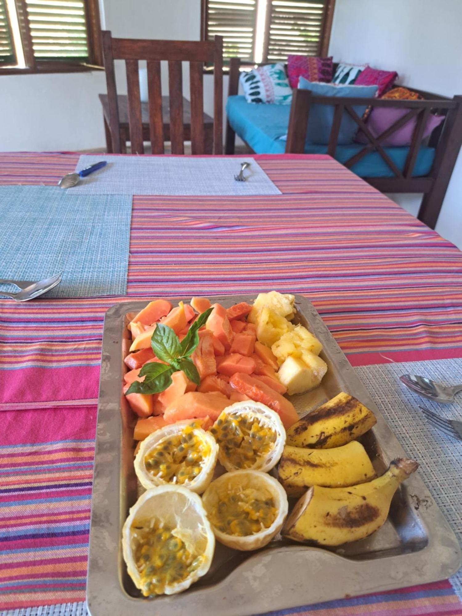 우쿤다 Diani Yoga Barn B&B 외부 사진